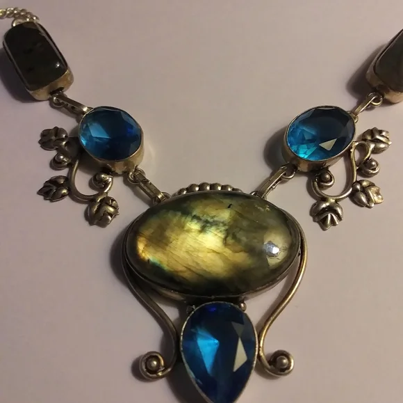 Stunning 925 Sterling Silver Labradorite Topaz Necklace